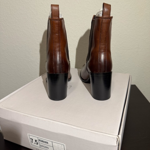 Women's Rowann Block Heel Chelsea Booties - Brown Size 7.5 W - Picture 6 of 6